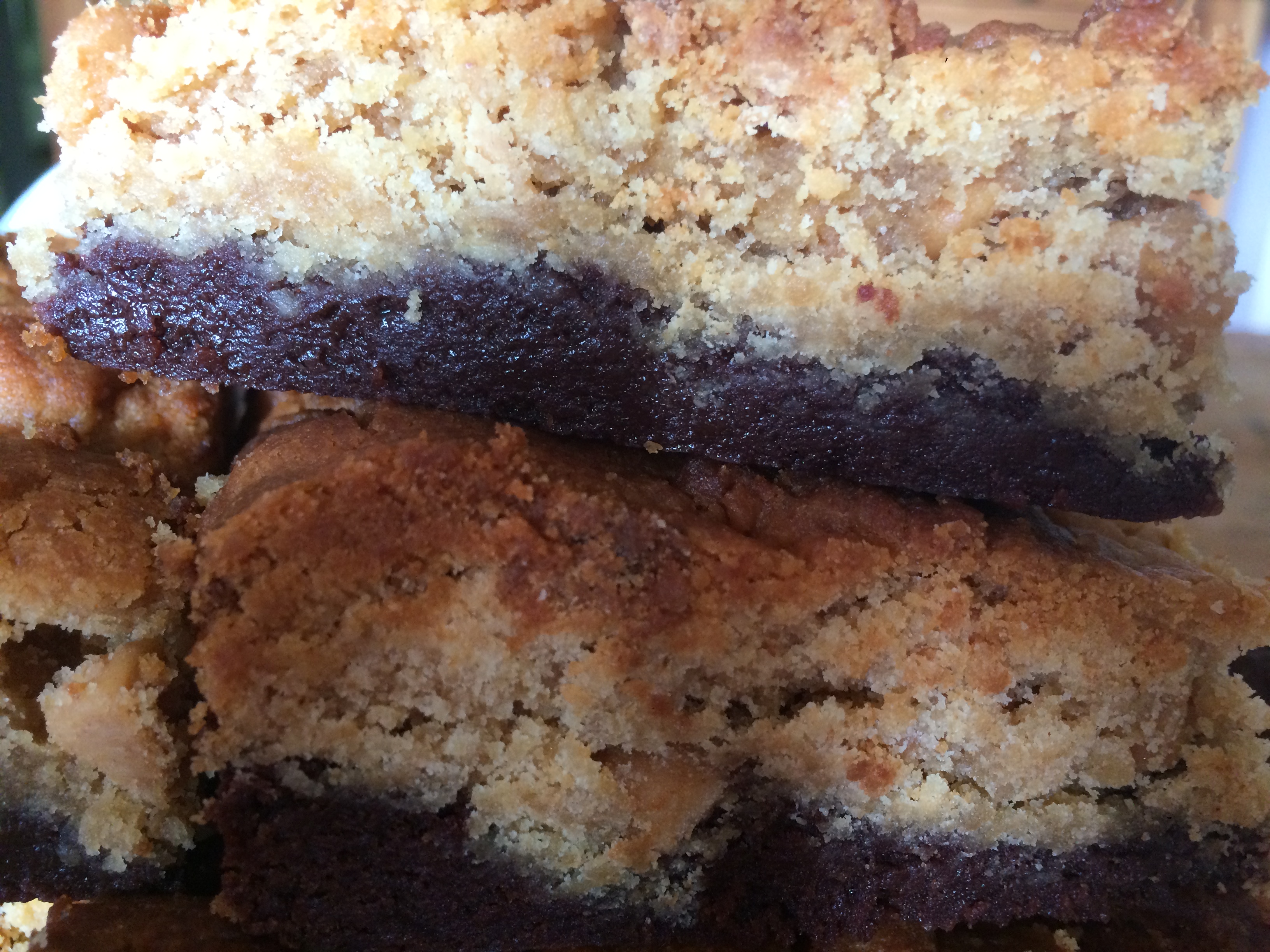 Brownies mit Erdnussbutter-Streuseln | Juli´s Pink Kitchen Brownies mit Erdnussbutter-Streuseln | Juli´s Pink Kitchen